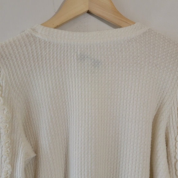 ALEXANDER JORDAN Ivory Waffle Knit Top Sz S Crewneck Ruffle Sleeve Cozy Neutral - Picture 7 of 12